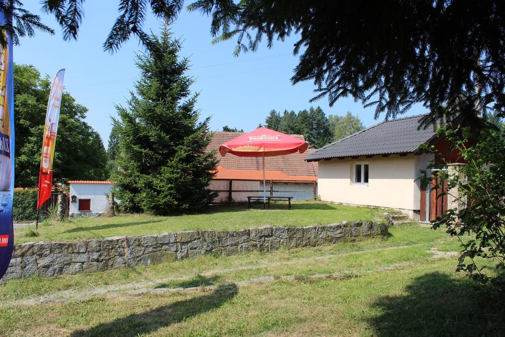 U Certa Hotel Čerčany Buitenkant foto
